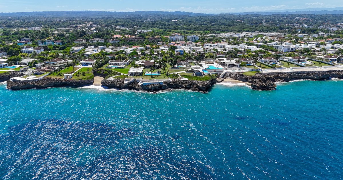 Lavish Retreats DR